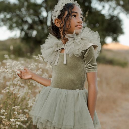 ruffle tulle collar || pine