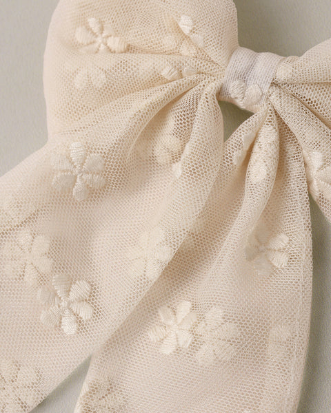 EVERLY BOW EMBROIDERED DAISY