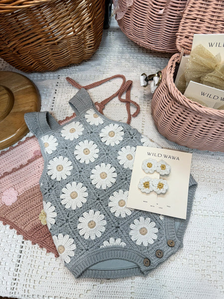 Crochet Flower Clip Set White Daisy