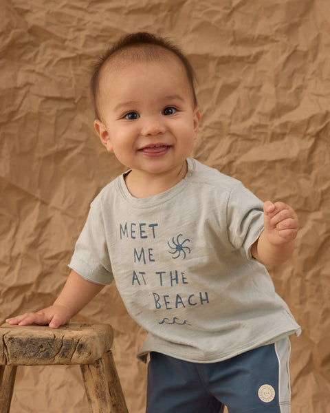 Raw Edge Tee || Meet Me At The Beach