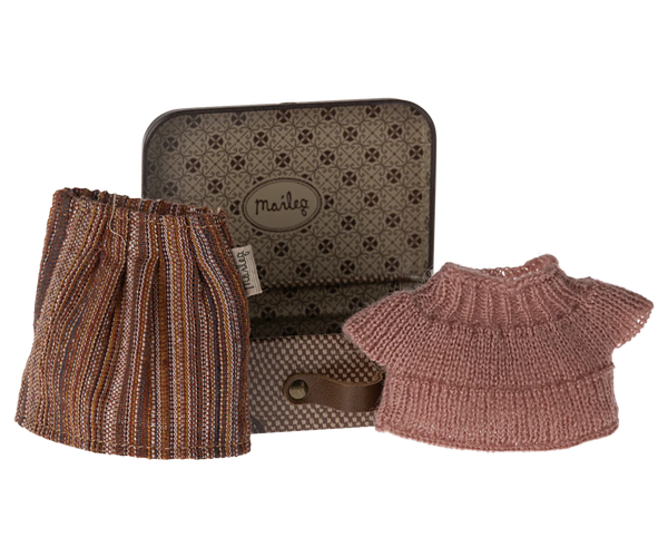 Knitted Blouse & Skirt in Suitcase, Mouse - Grandma