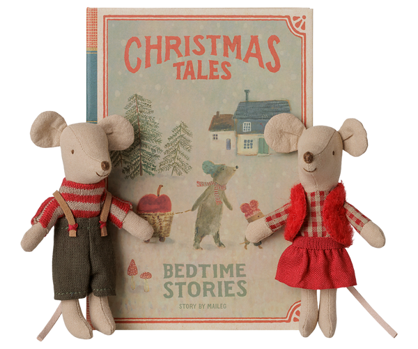 Christmas twin mice, Little sister and brother in book