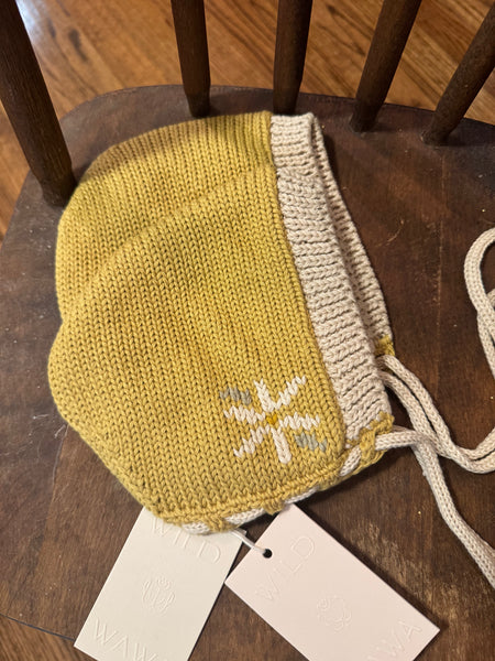 Knitted Bonnet Daisy