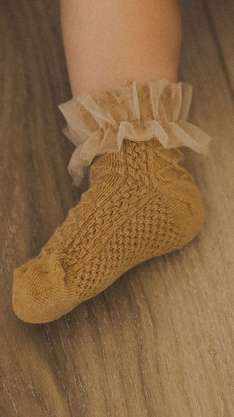 Ruffle Socks || Ivory, Golden