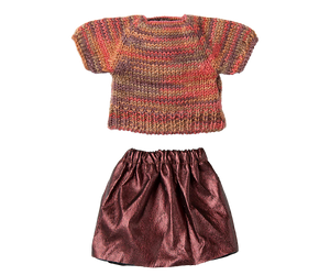 Skirt and knitted blouse, Mum mouse