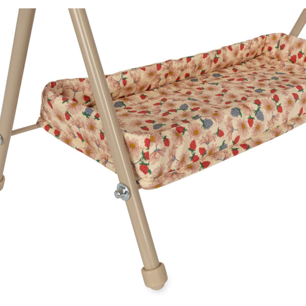 doll changing table: marguerit berry